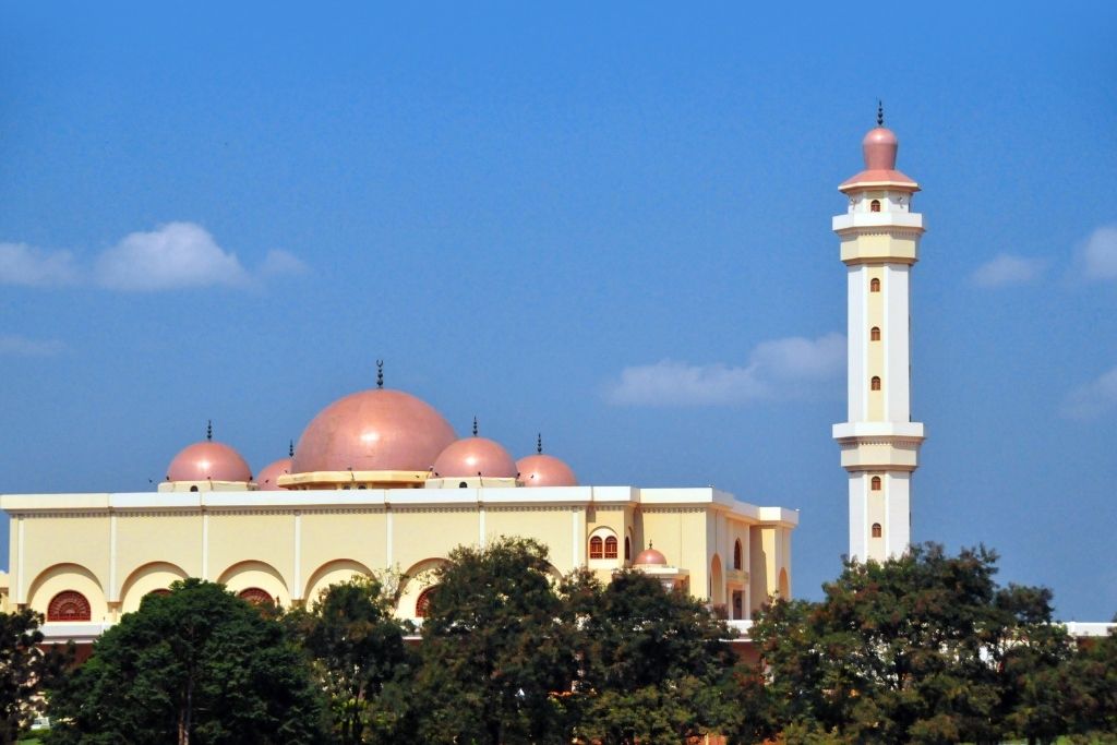 tourist attraction in Uganda Africa that is popular is the Gaddafi Mosque