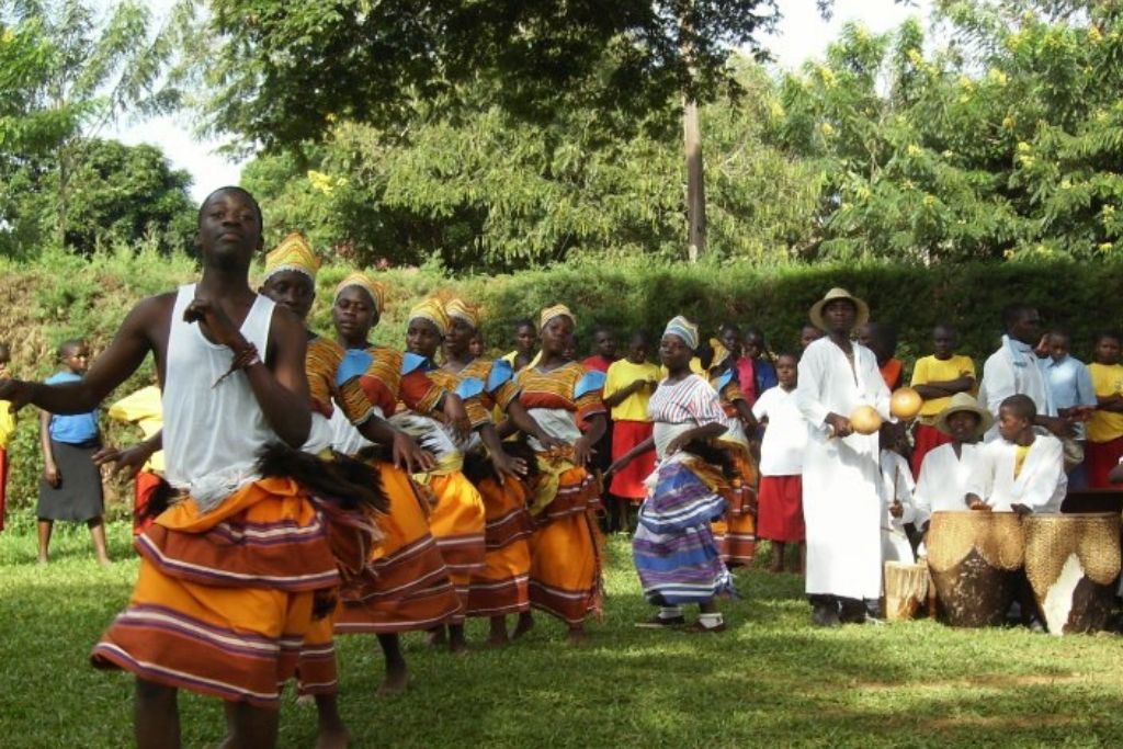 traditional African dancers in Uganda