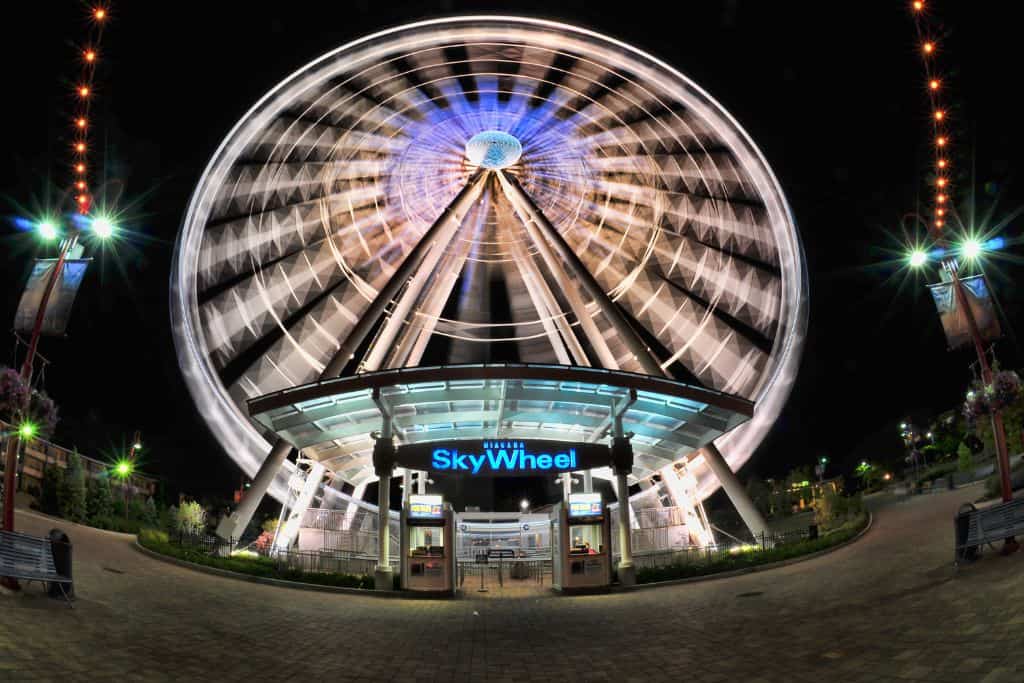 The Niagara Skywheel in Clifton Hill at night