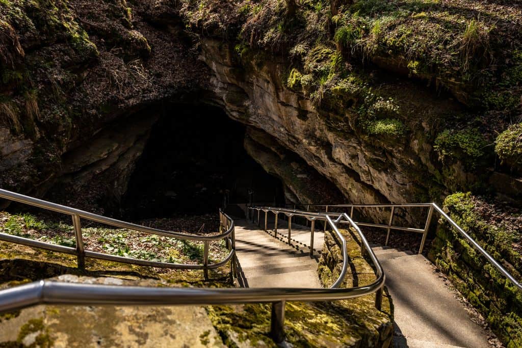 the historic entrance to Mammoth Cave